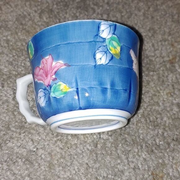Vintage Cup and Saucer blue with floral print - Picture 7 of 8